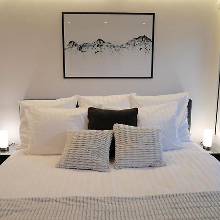 Moderne Wohnung An Toller Lage In Laax Bagian luar foto