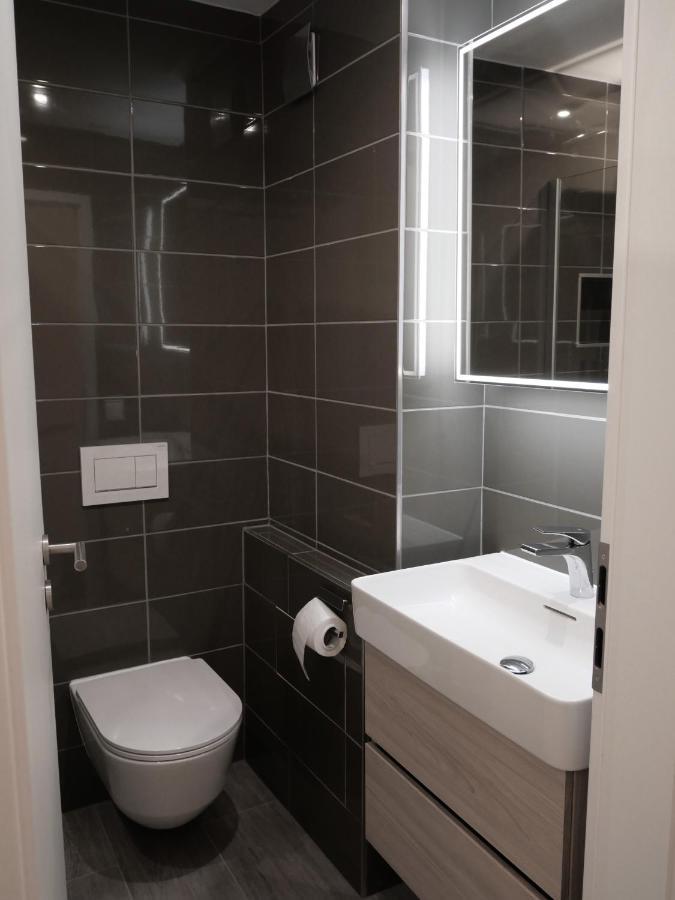 Moderne Wohnung An Toller Lage In Laax Bagian luar foto