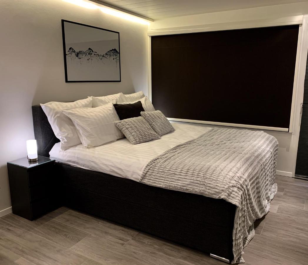 Moderne Wohnung An Toller Lage In Laax Bagian luar foto