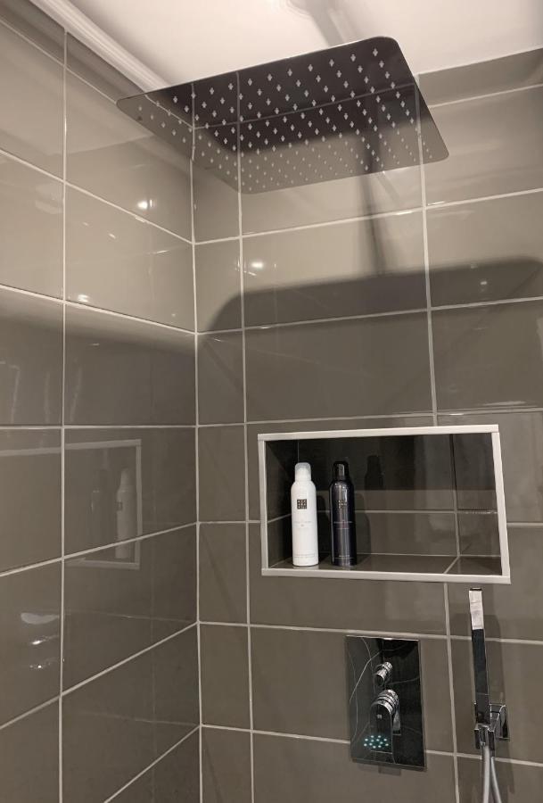 Moderne Wohnung An Toller Lage In Laax Bagian luar foto