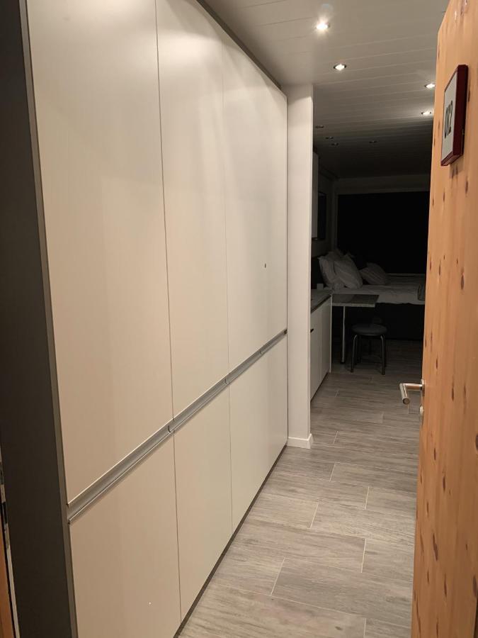 Moderne Wohnung An Toller Lage In Laax Bagian luar foto