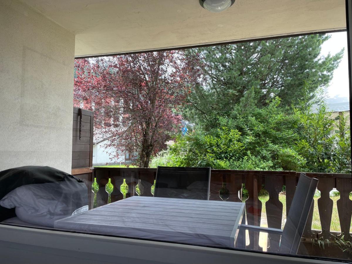 Moderne Wohnung An Toller Lage In Laax Bagian luar foto